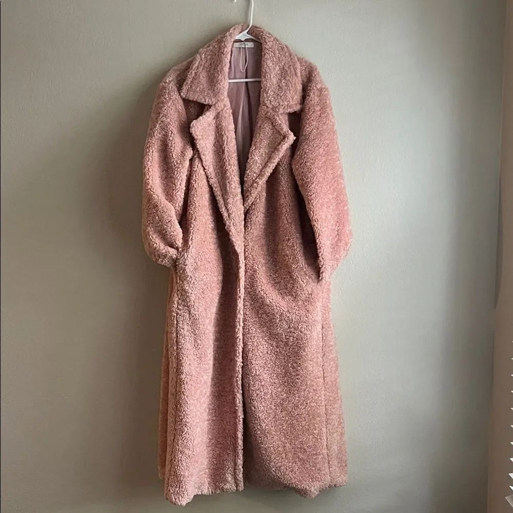 NWOT Mulla Long Teddy Bear Coat in Blush/Pink with Pockets in Size L